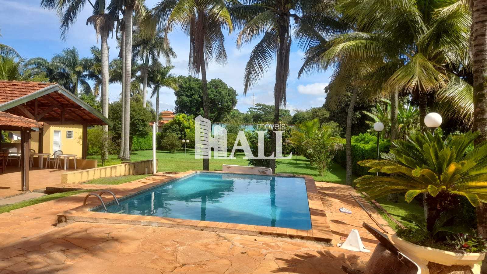 Casa de Condomínio à venda com 3 quartos, 195m² - Foto 1