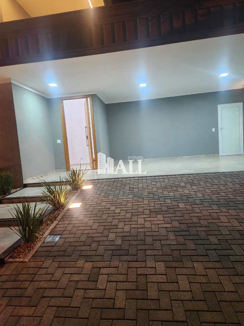 Casa com 3 quartos à venda, 205m² — foto 2 de 88