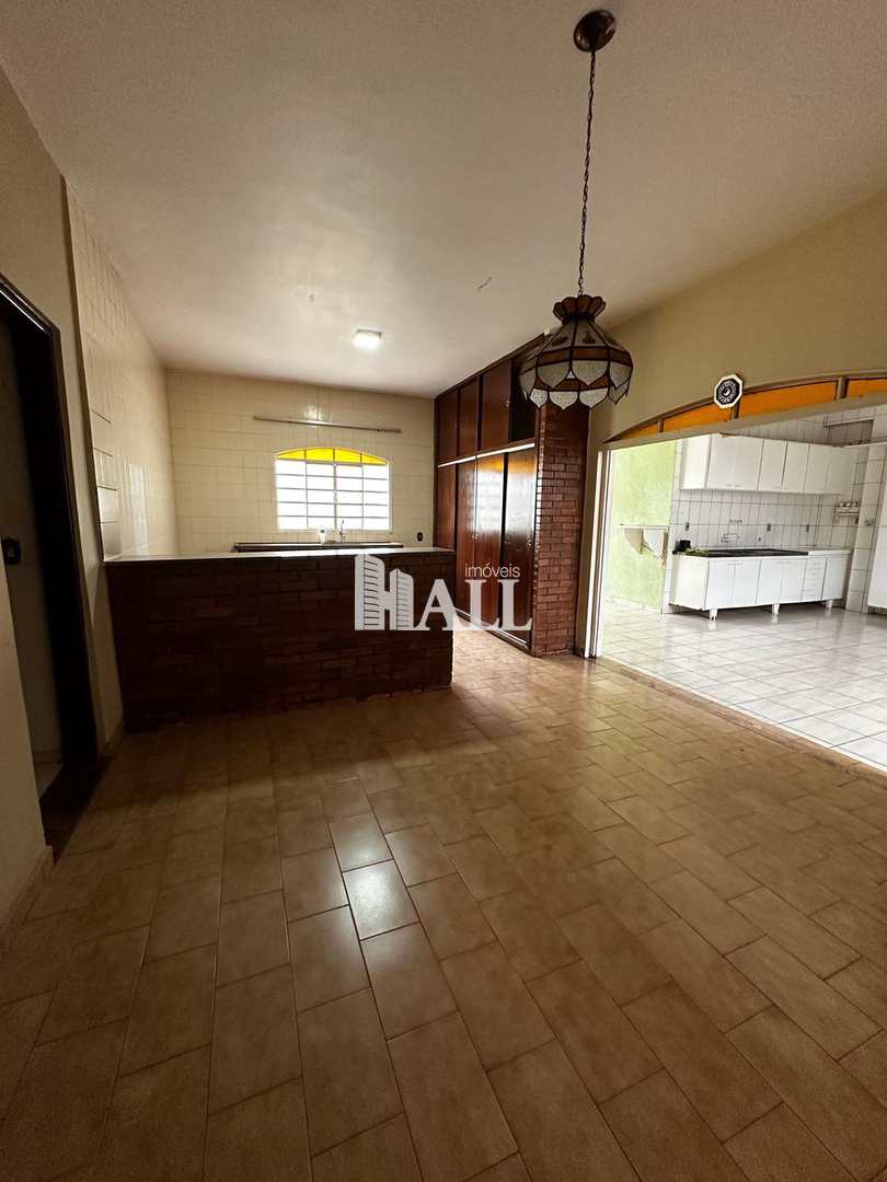 Casa à venda com 4 quartos, 360m² - Foto 1