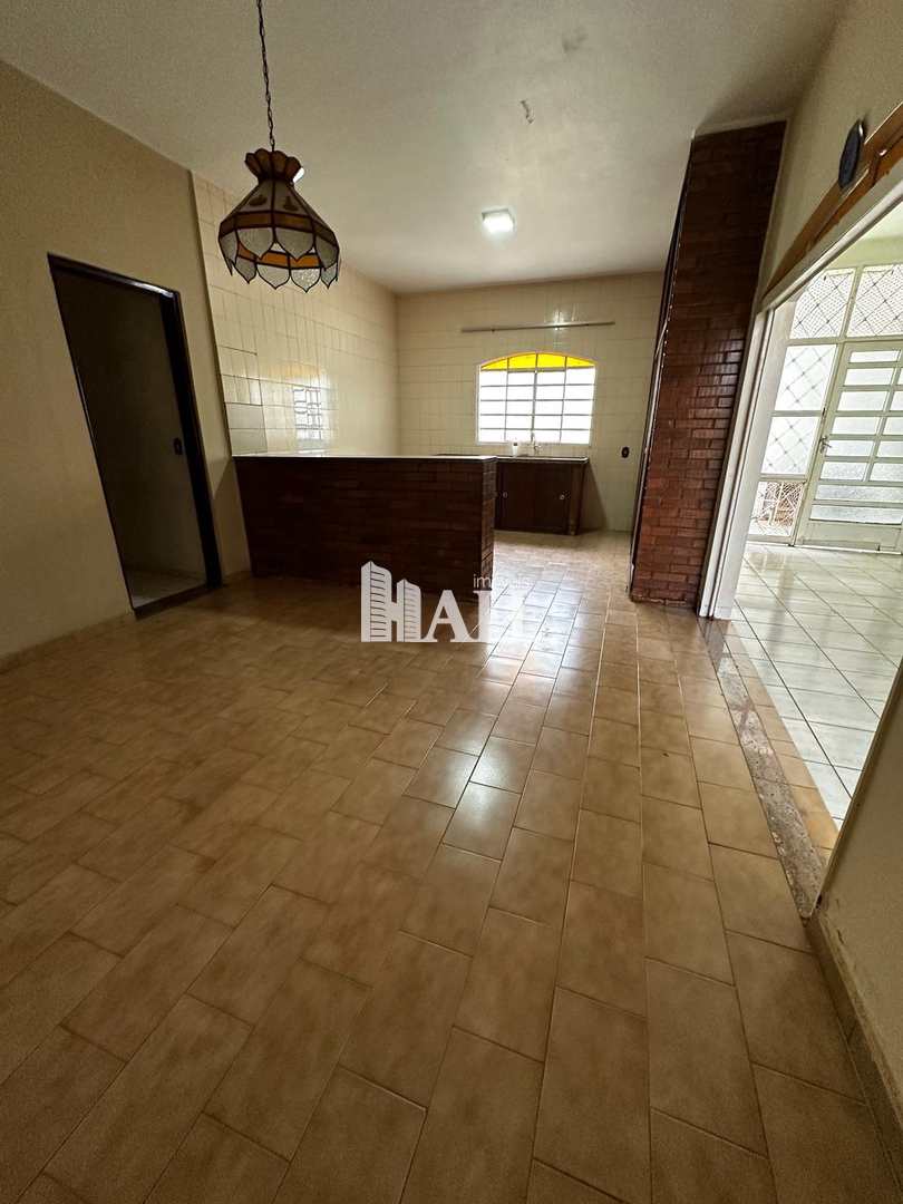 Casa à venda com 4 quartos, 360m² - Foto 2