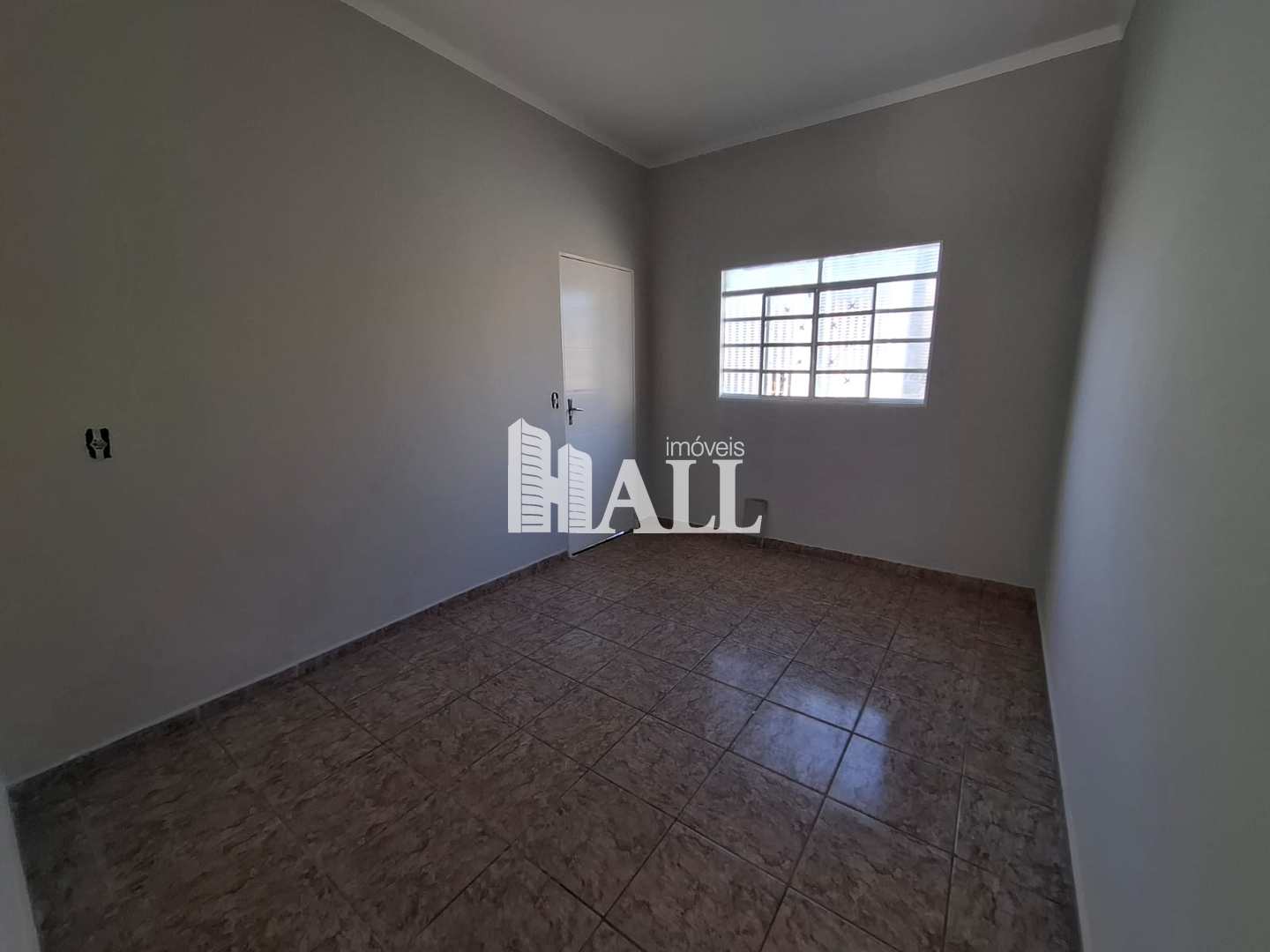 Casa à venda com 2 quartos, 200m² - Foto 2