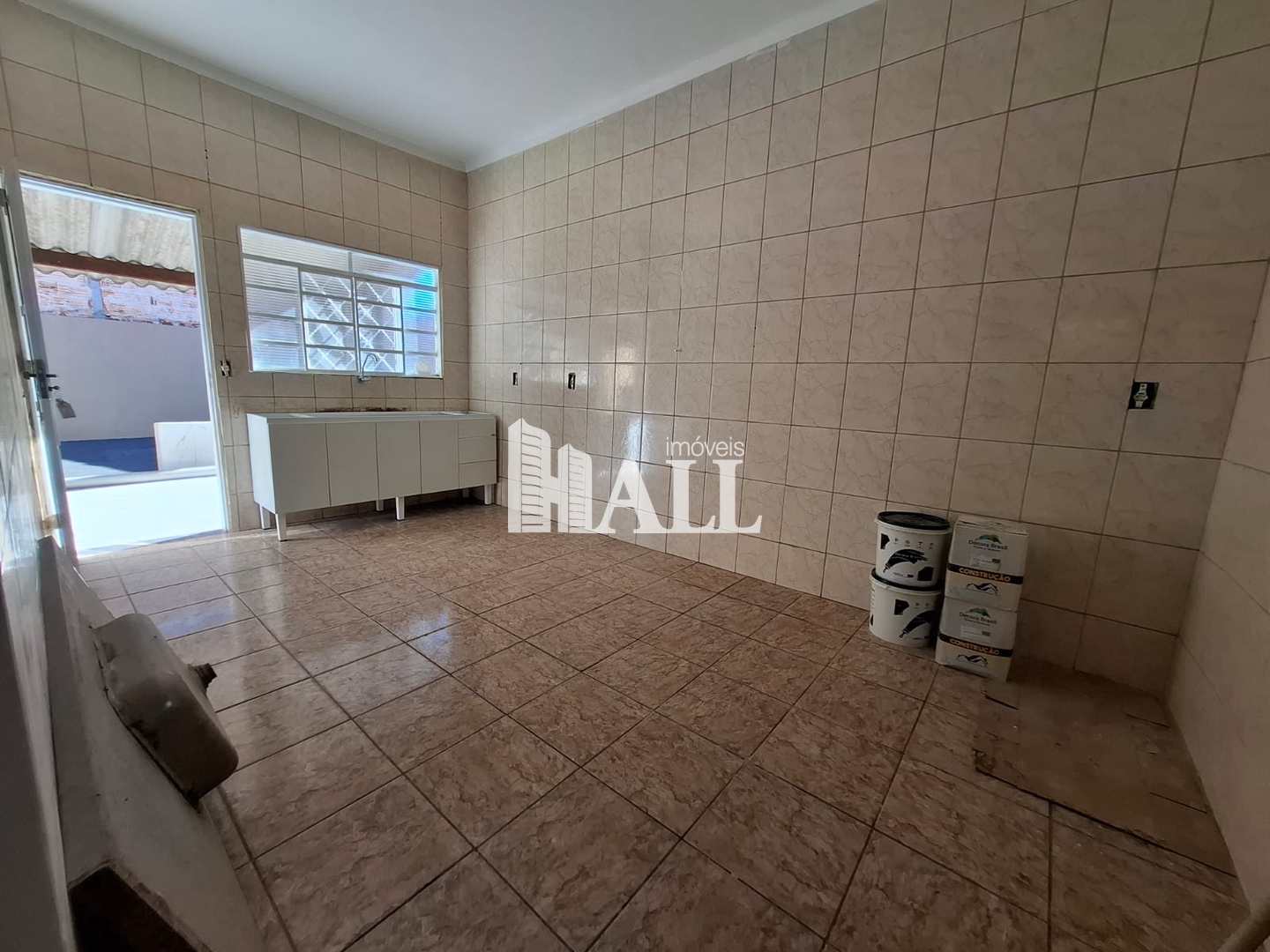 Casa à venda com 2 quartos, 200m² - Foto 1