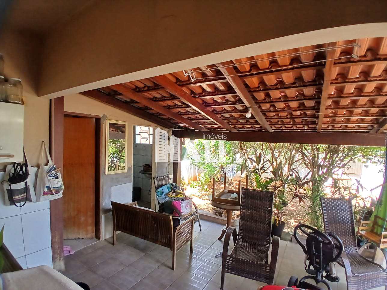 Casa à venda com 3 quartos, 120m² - Foto 1