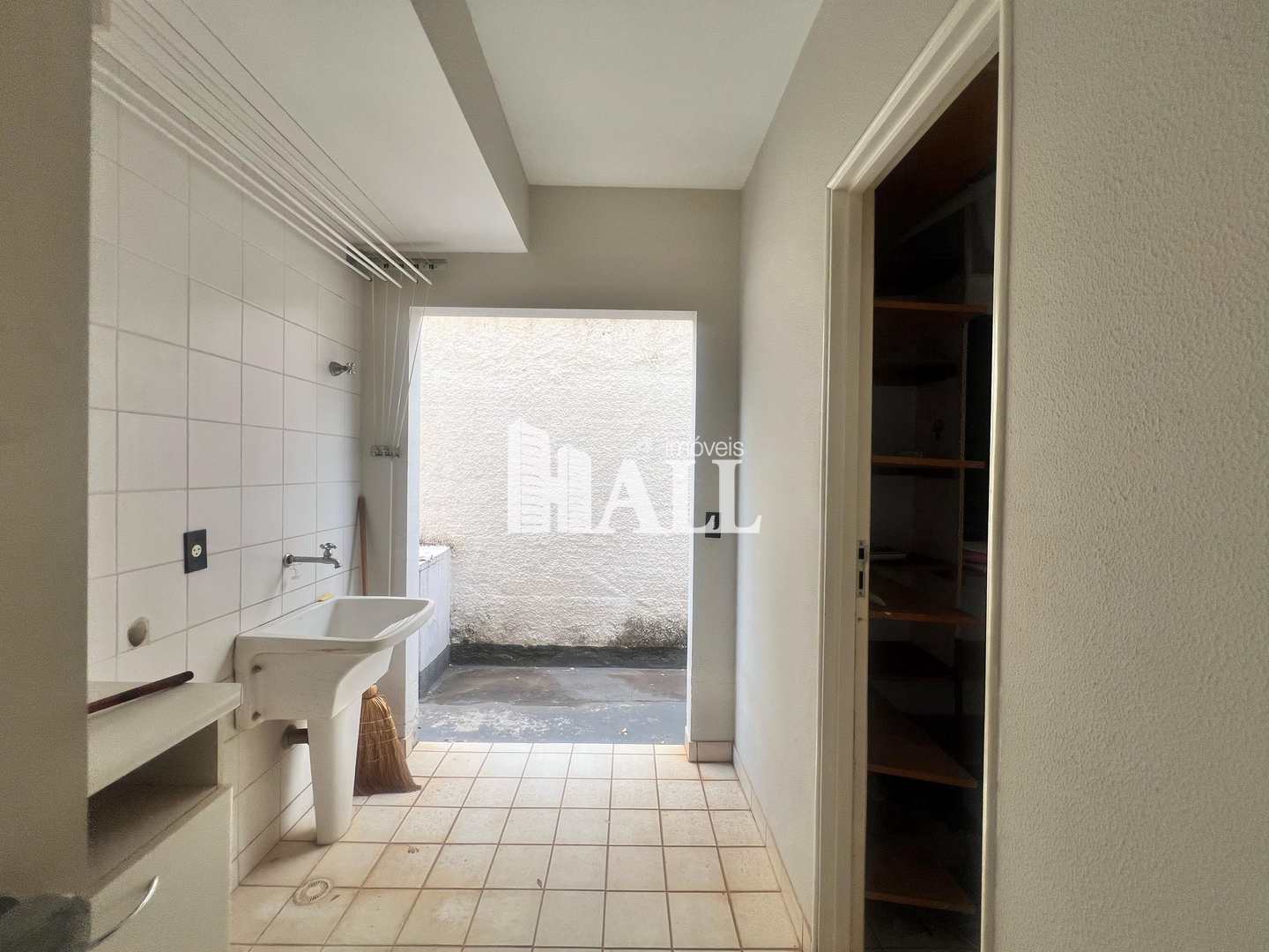Casa de Condomínio à venda com 5 quartos, 190m² - Foto 4