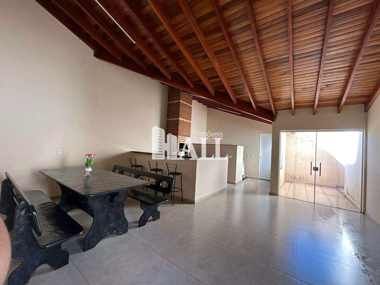 Casa à venda com 2 quartos, 126m² - Foto 2