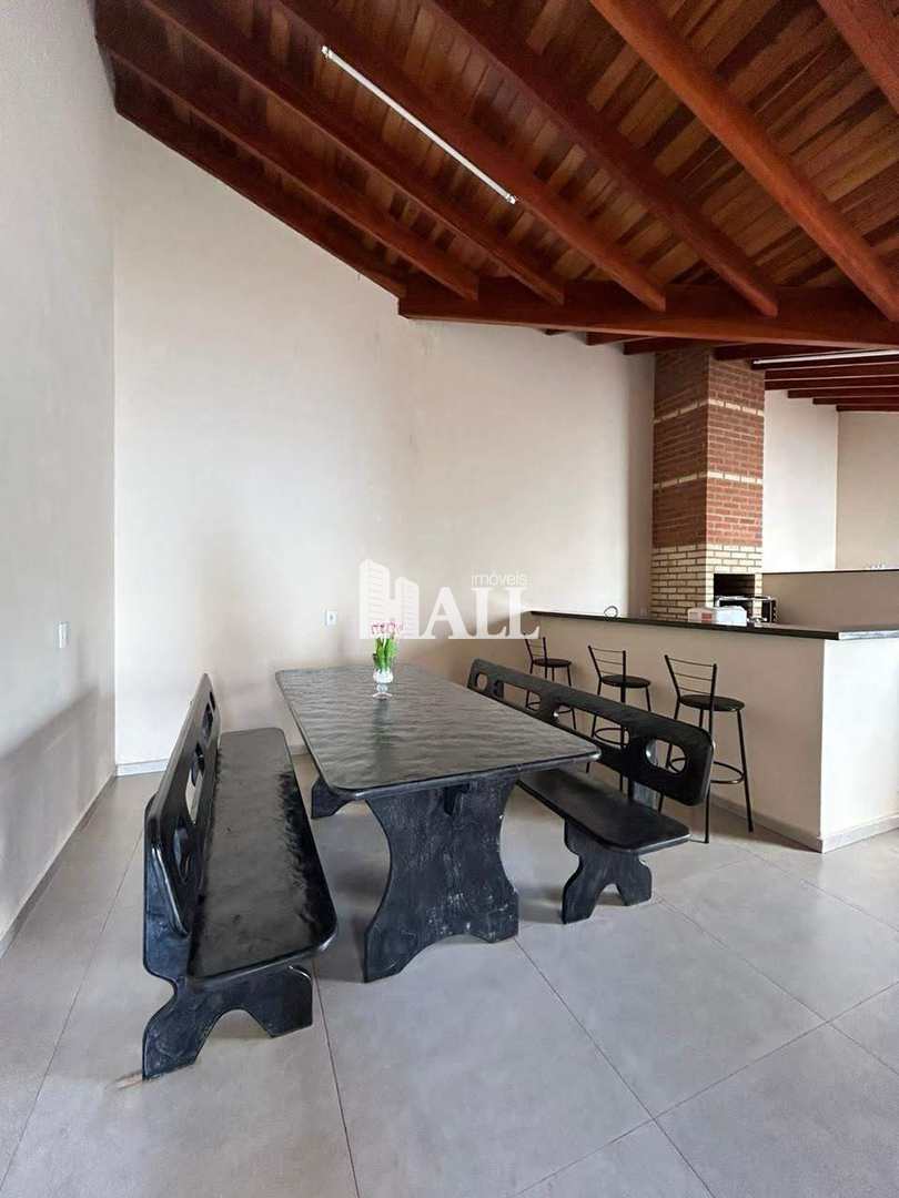 Casa à venda com 2 quartos, 126m² - Foto 1