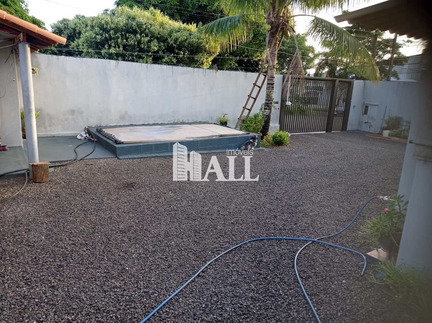 Casa à venda com 2 quartos, 233m² - Foto 1