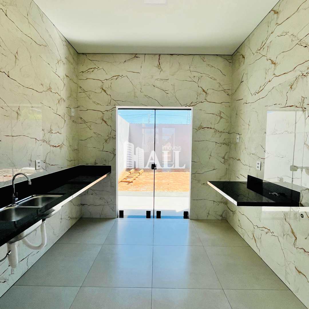 Casa à venda com 3 quartos, 70m² - Foto 2
