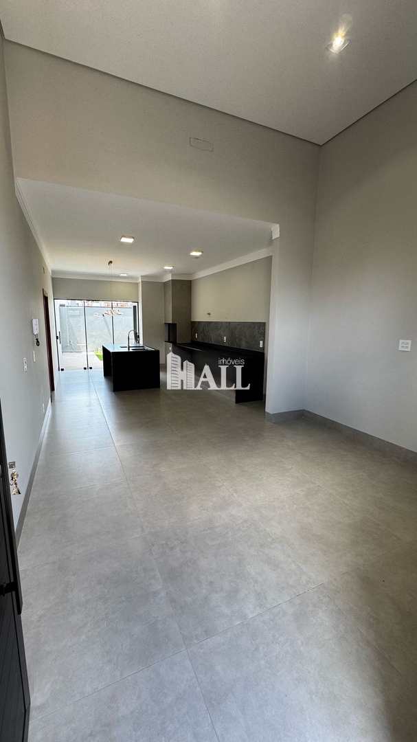 Casa à venda com 3 quartos, 200m² - Foto 1