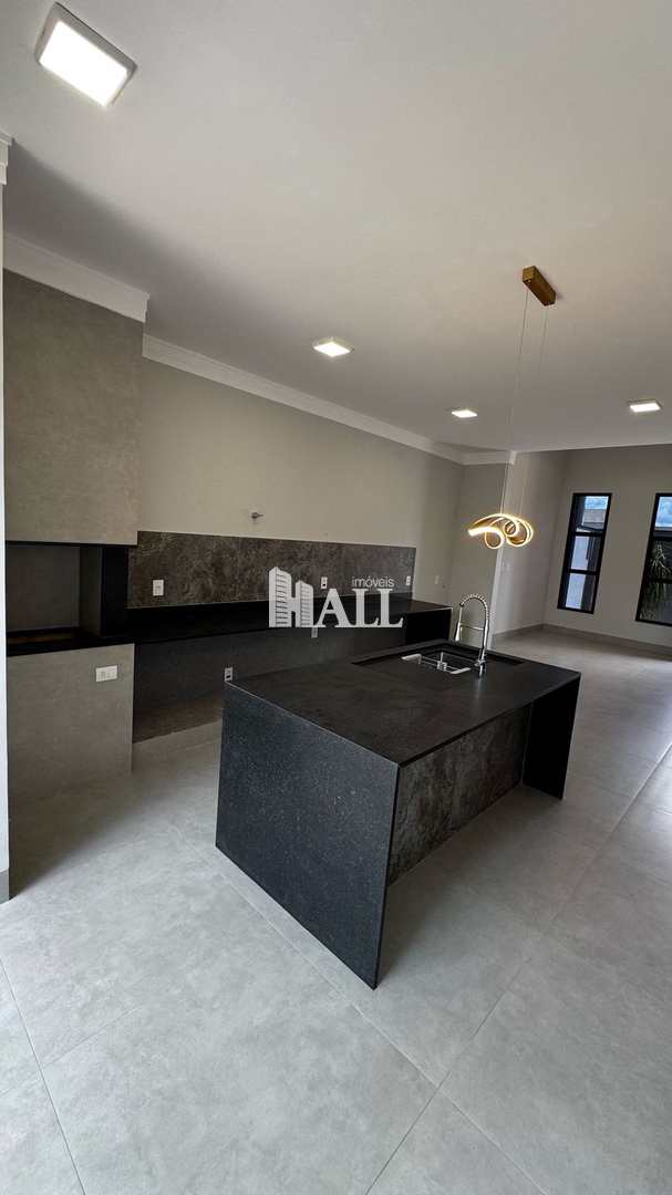 Casa à venda com 3 quartos, 200m² - Foto 2