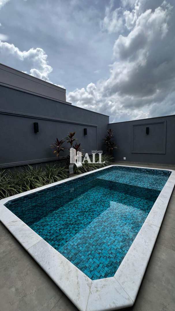 Casa de Condomínio à venda com 3 quartos, 235m² - Foto 2