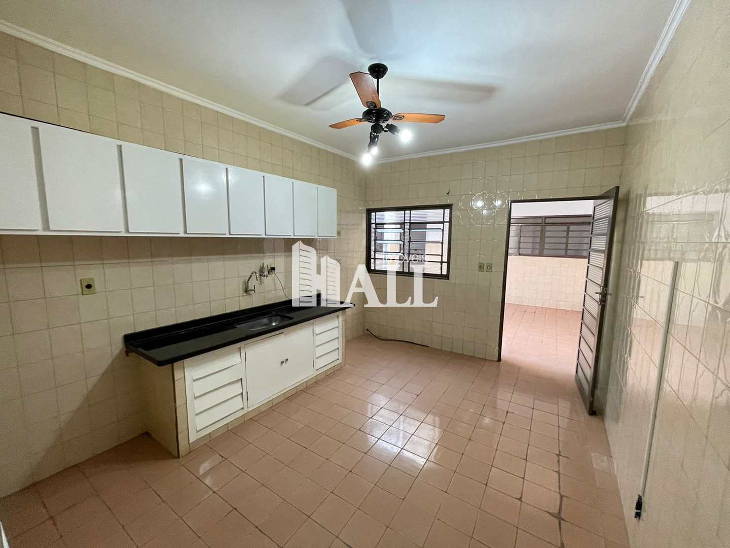 Casa à venda com 3 quartos, 210m² - Foto 4