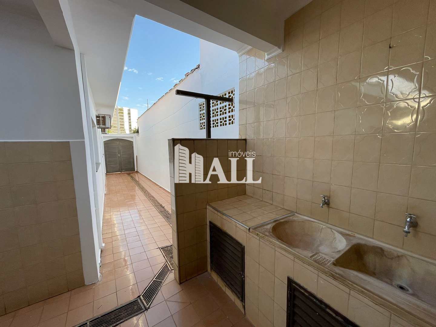 Casa à venda com 3 quartos, 210m² - Foto 3
