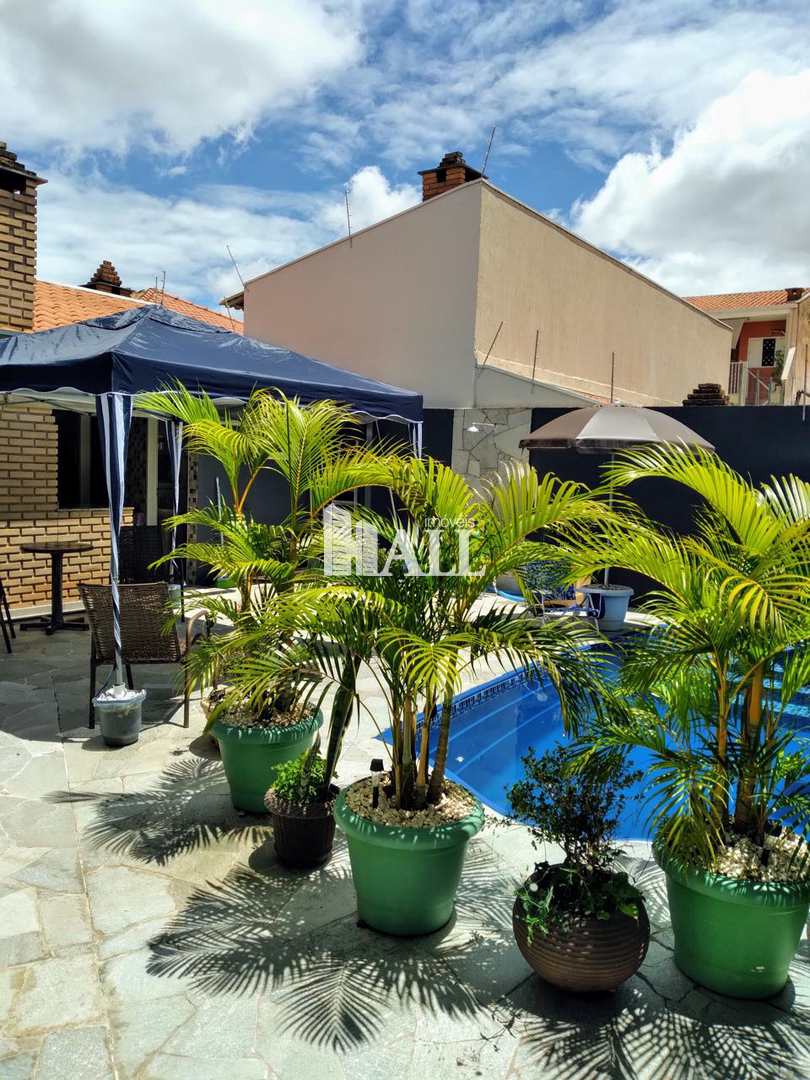 Casa à venda com 3 quartos, 220m² - Foto 2