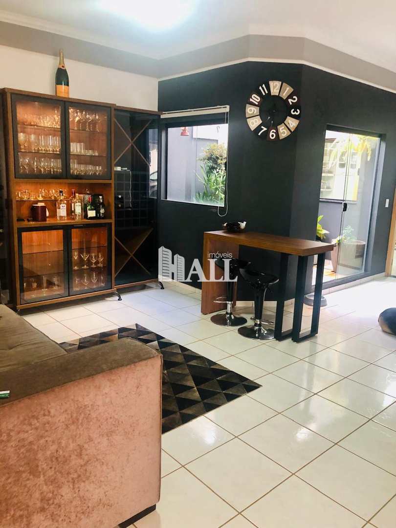 Casa à venda com 3 quartos, 220m² - Foto 14
