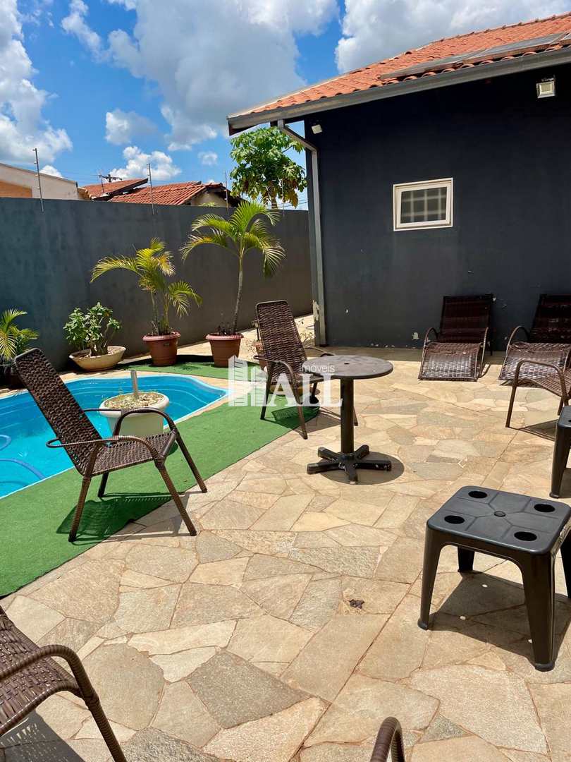 Casa à venda com 3 quartos, 220m² - Foto 4