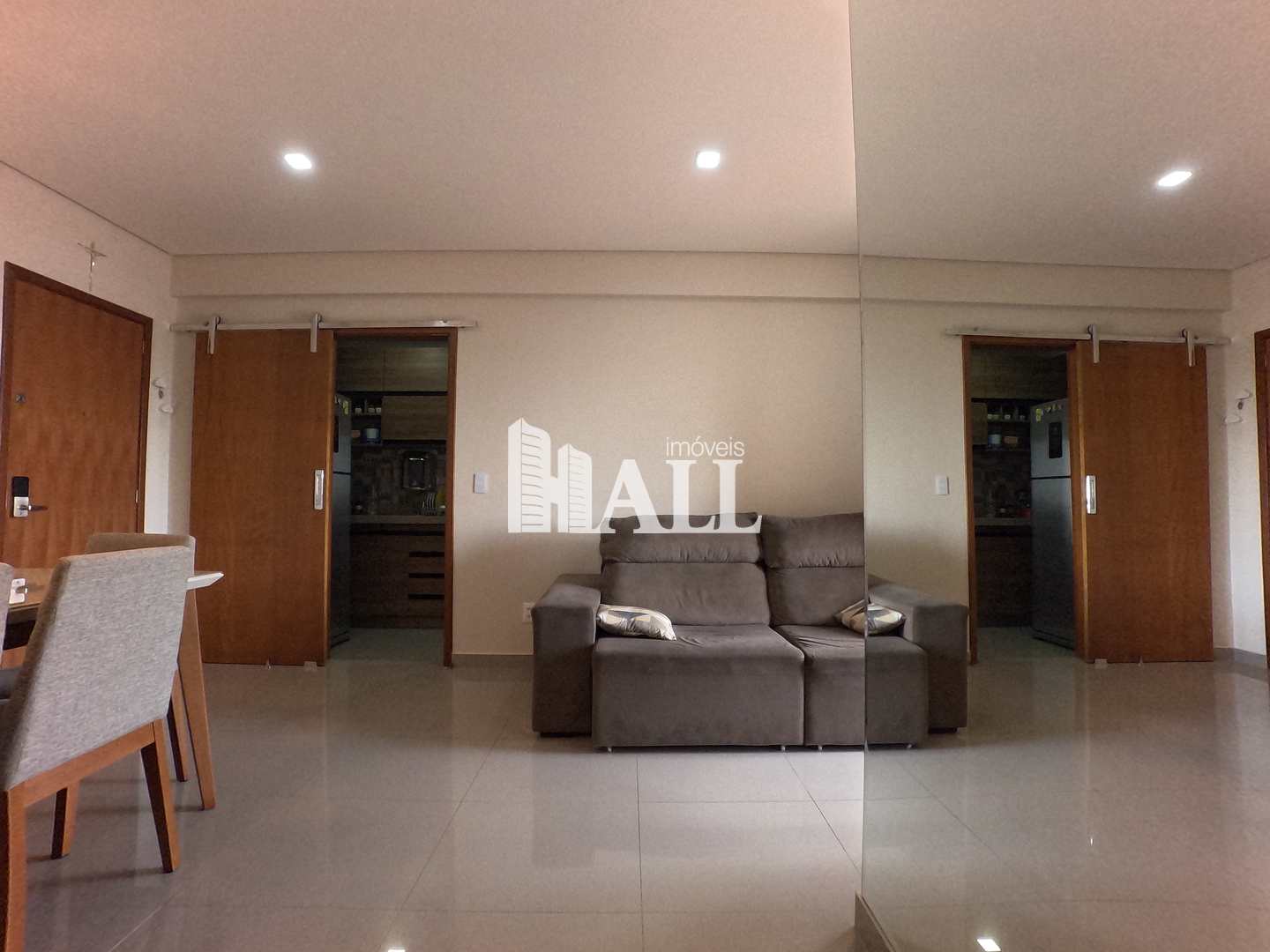 Apartamento à venda com 2 quartos, 70m² - Foto 9