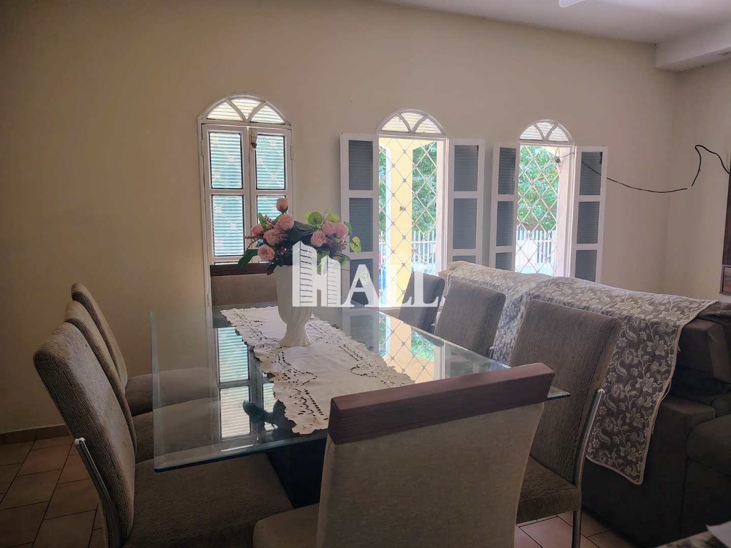 Casa à venda com 3 quartos, 130m² - Foto 1