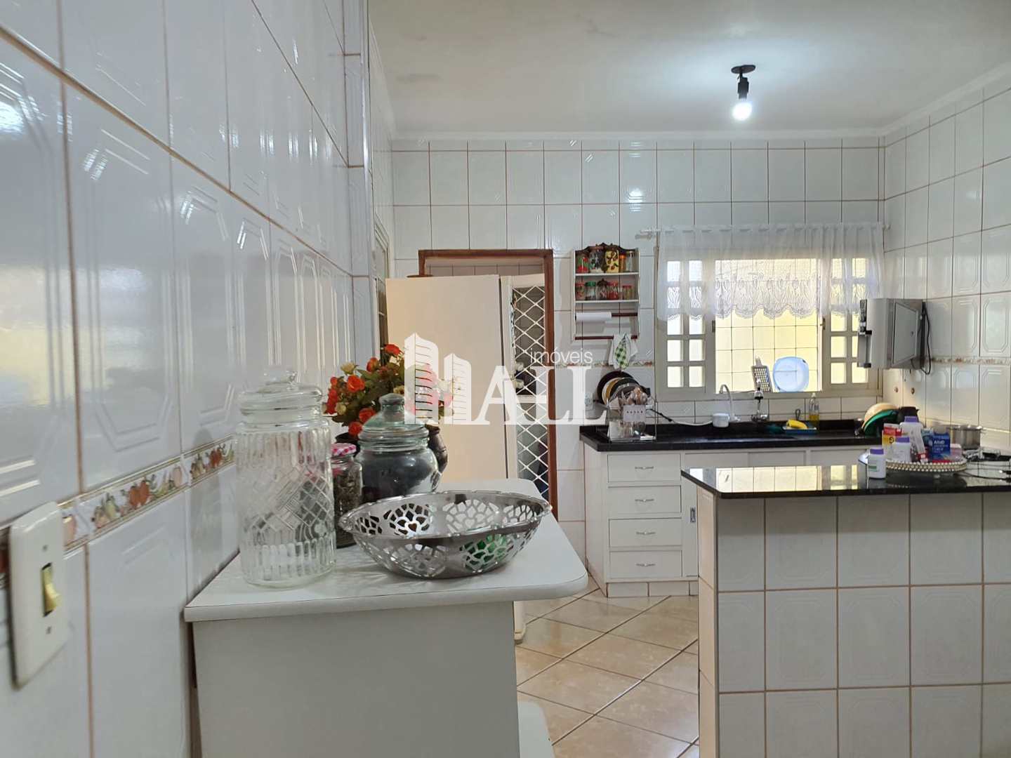 Casa à venda com 3 quartos, 219m² - Foto 2