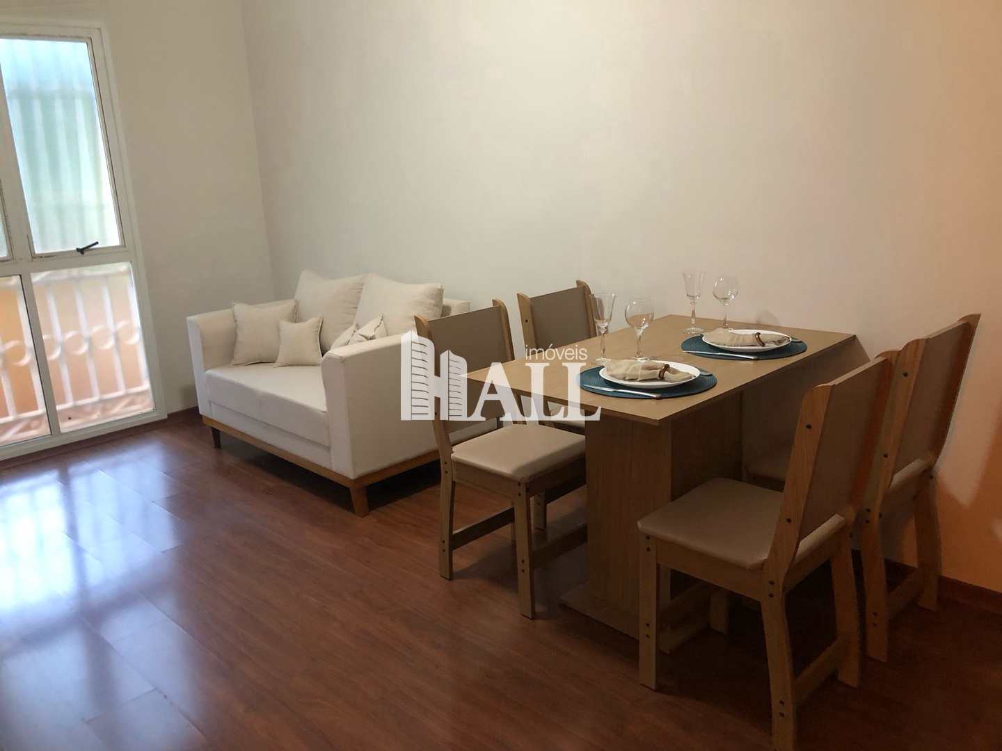 Apartamento à venda com 2 quartos, 65m² - Foto 1