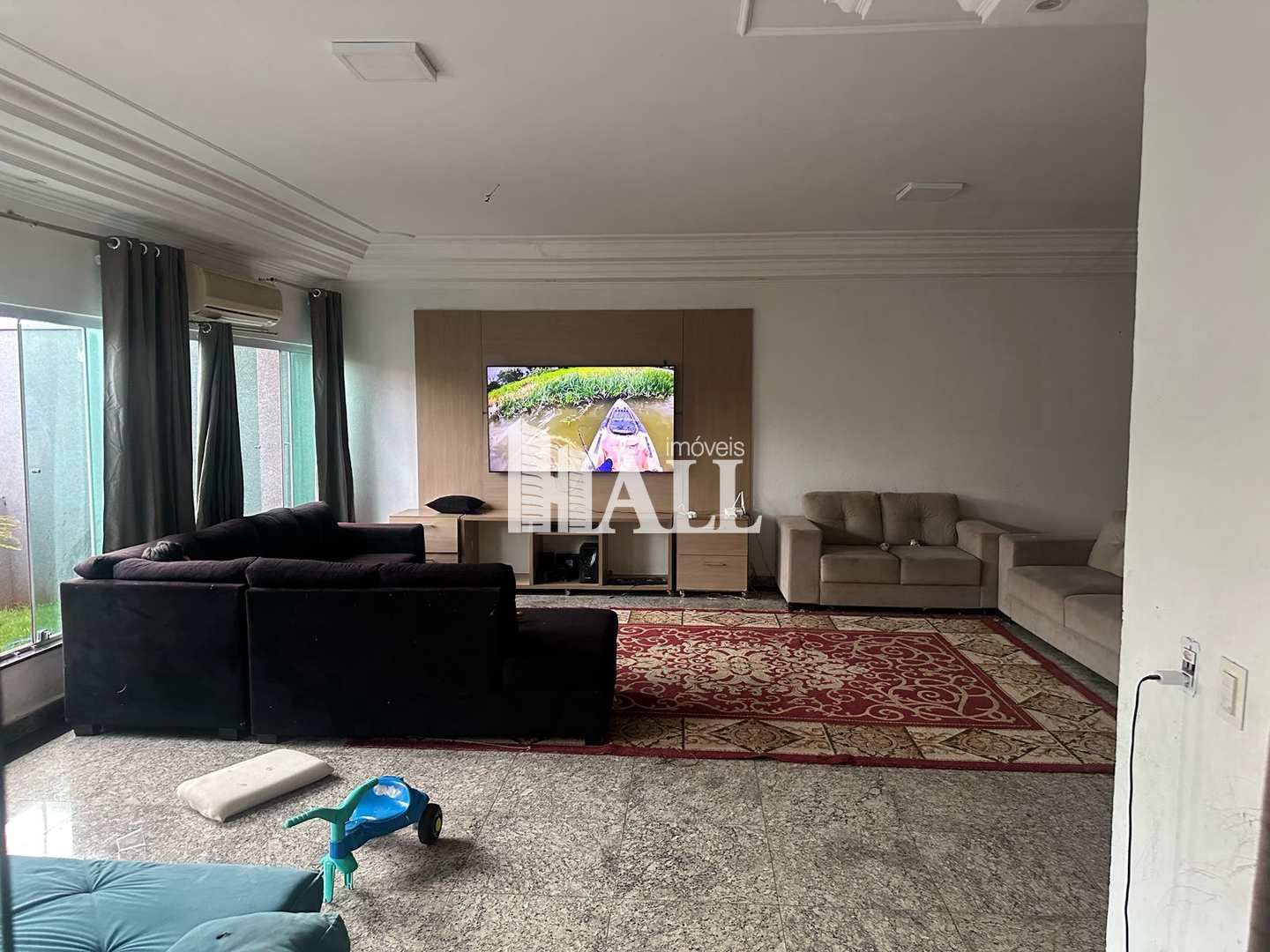 Casa com 3 quartos à venda, 240m² — foto 3 de 18