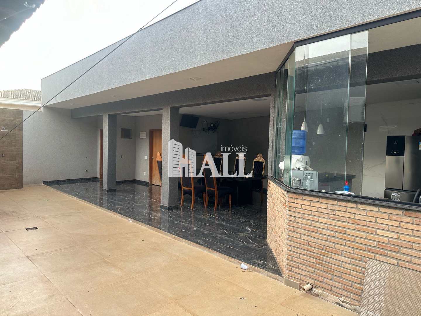 Casa com 3 quartos à venda, 240m² — foto 4 de 18