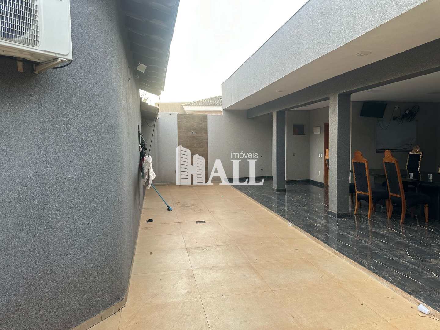 Casa com 3 quartos à venda, 240m² — foto 9 de 18