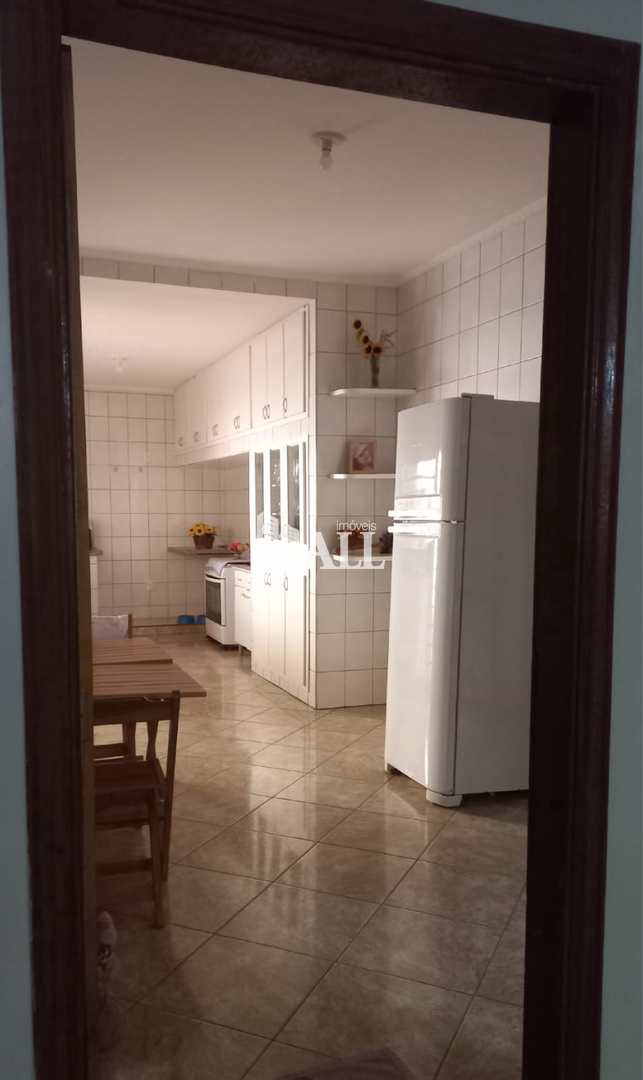 Casa à venda com 3 quartos, 234m² - Foto 4