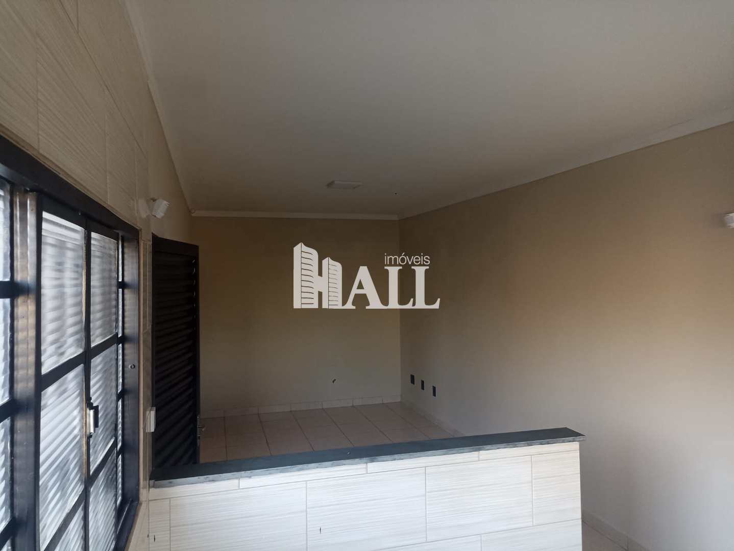 Casa à venda com 2 quartos, 70m² - Foto 2