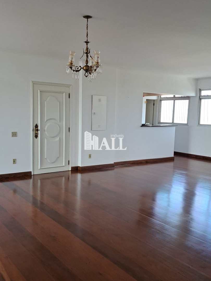 Apartamento à venda com 4 quartos, 200m² - Foto 1