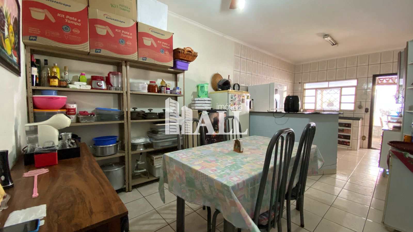 Casa à venda com 2 quartos, 70m² - Foto 2