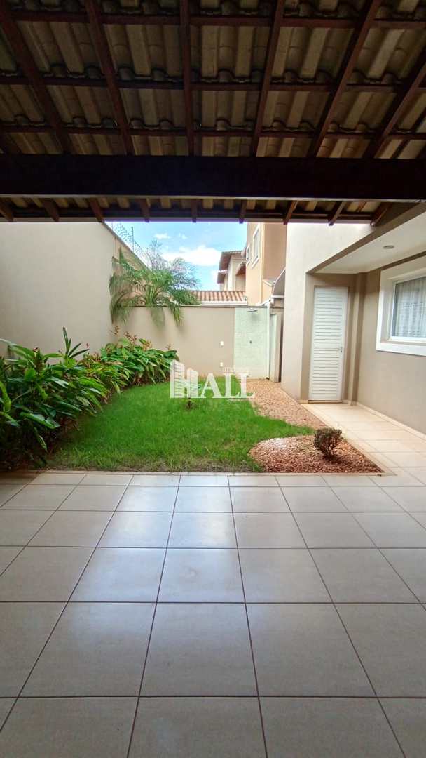 Casa de Condomínio à venda com 3 quartos, 198m² - Foto 1