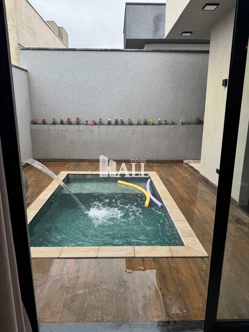 Casa de Condomínio à venda com 3 quartos, 176m² - Foto 1
