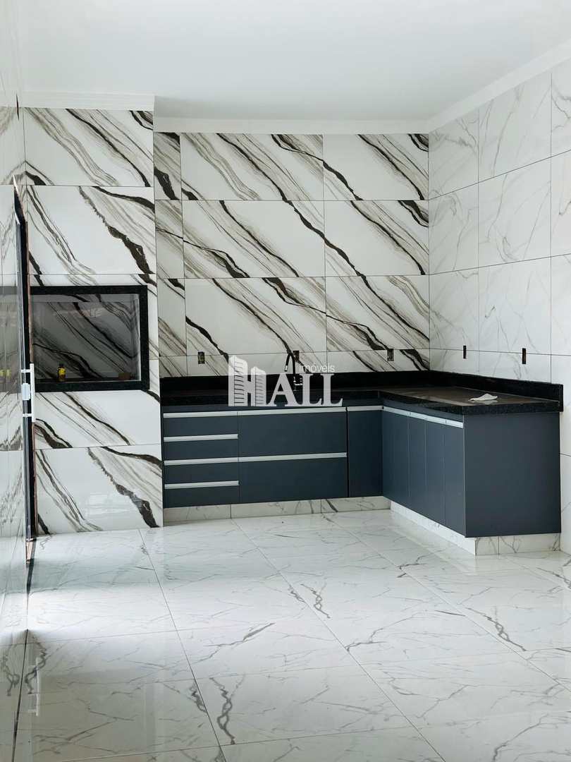 Casa à venda com 3 quartos, 126m² - Foto 1