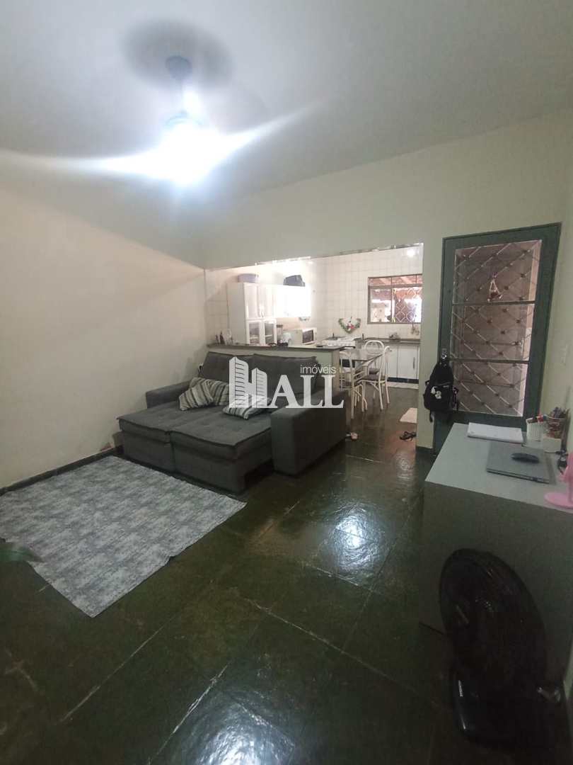 Casa à venda com 2 quartos, 70m² - Foto 2
