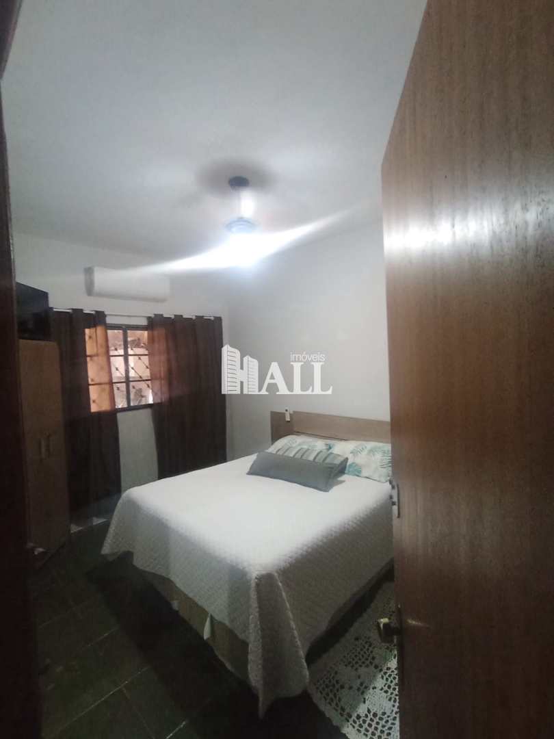 Casa à venda com 2 quartos, 70m² - Foto 11