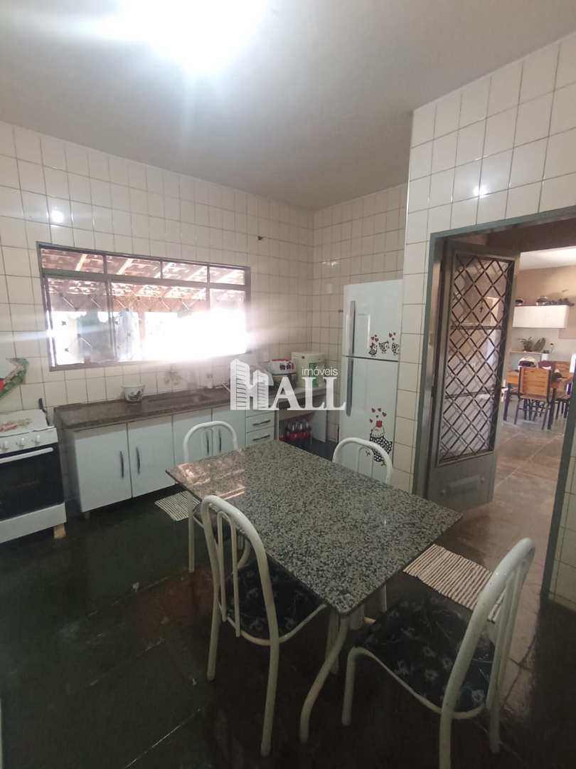 Casa à venda com 2 quartos, 70m² - Foto 8