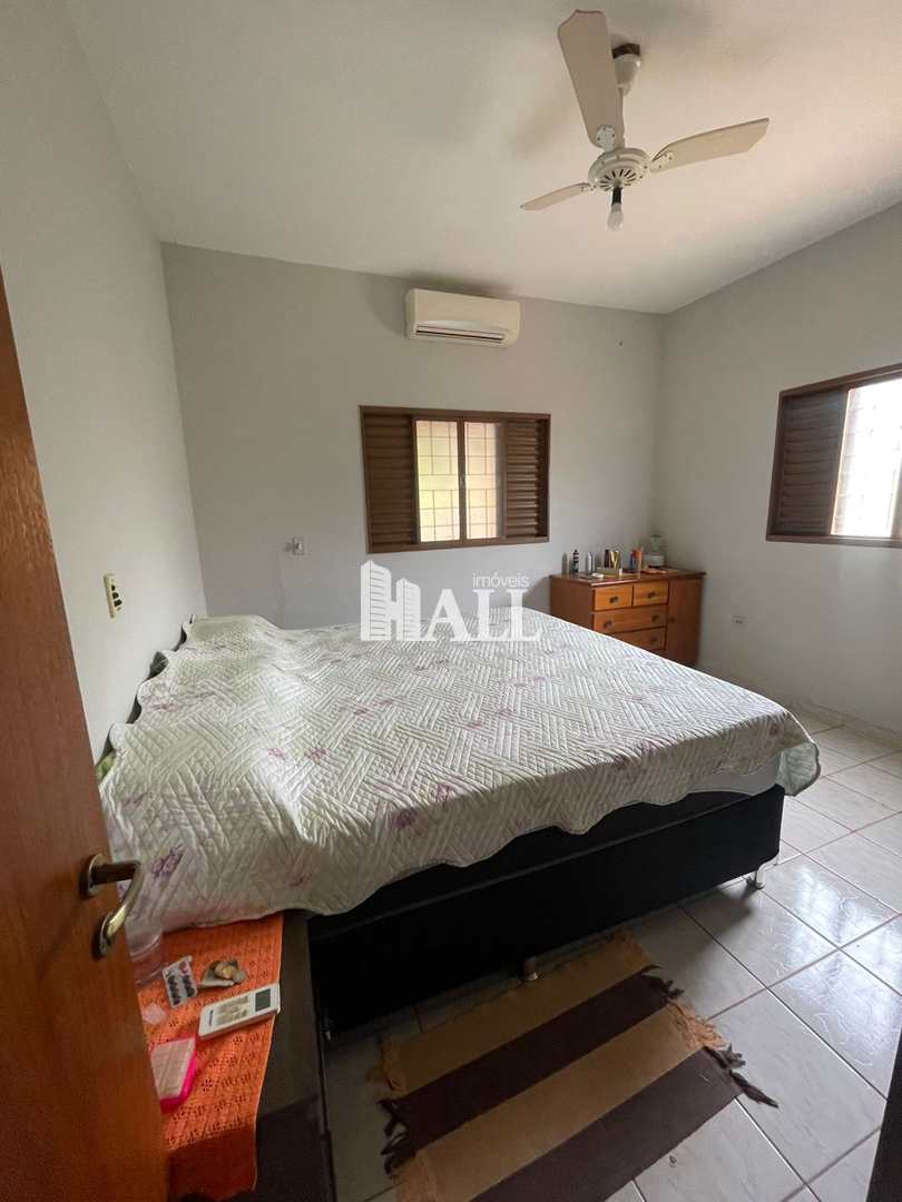 Chácara à venda com 2 quartos, 180m² - Foto 15