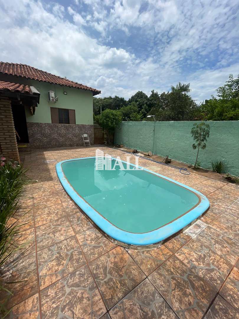 Chácara à venda com 2 quartos, 180m² - Foto 2