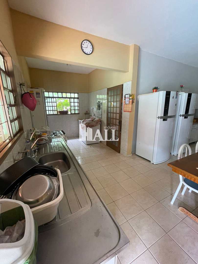 Chácara à venda com 2 quartos, 180m² - Foto 11