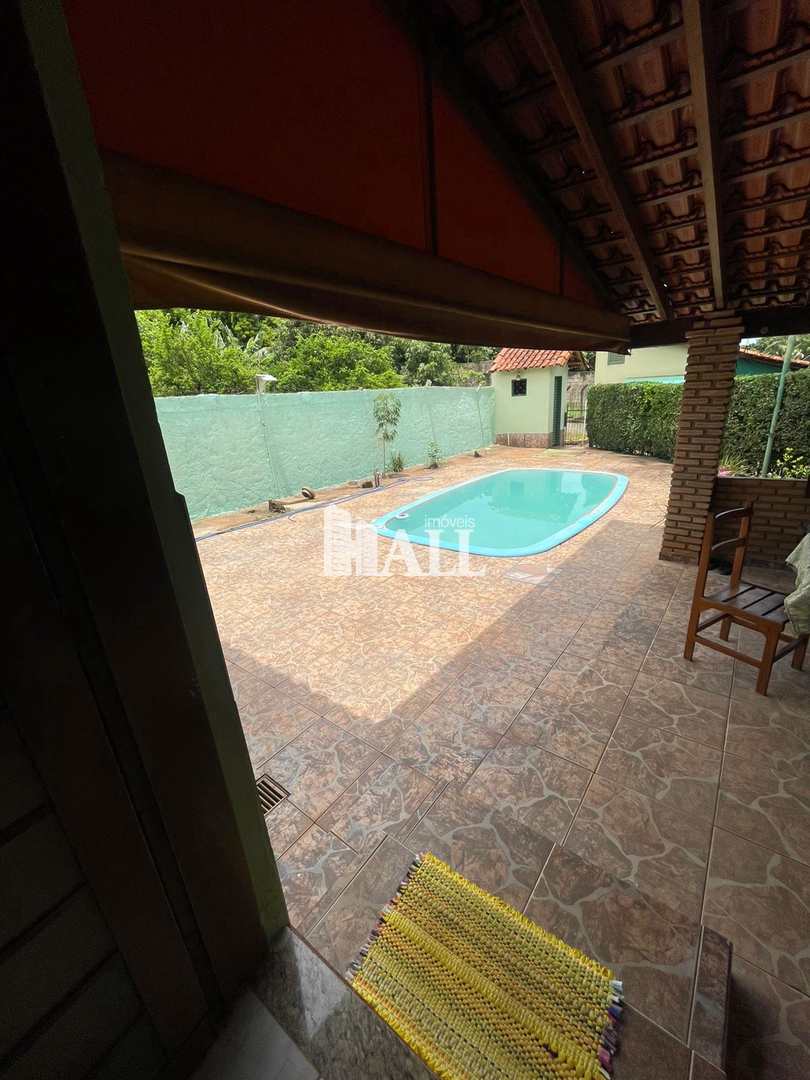 Chácara à venda com 2 quartos, 180m² - Foto 1