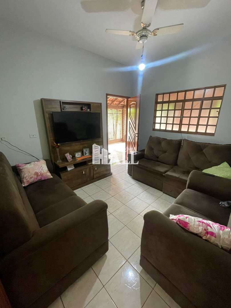 Chácara à venda com 2 quartos, 180m² - Foto 12