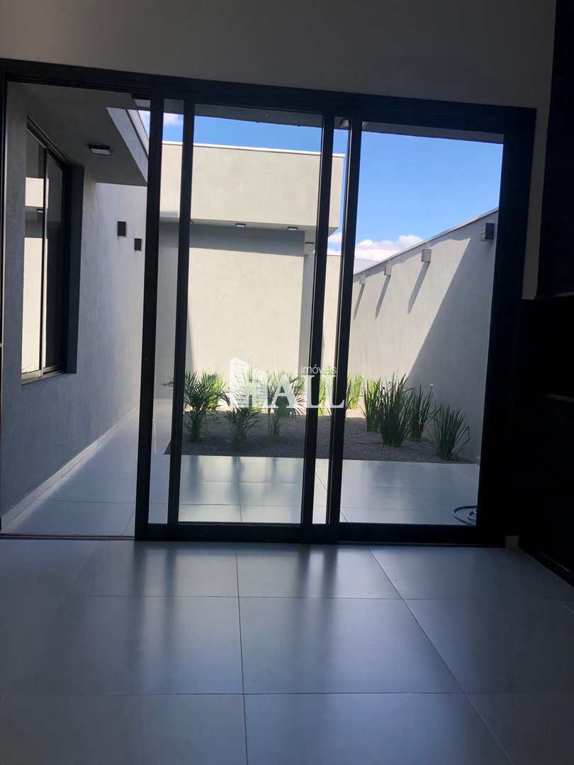 Casa à venda com 3 quartos, 110m² - Foto 3