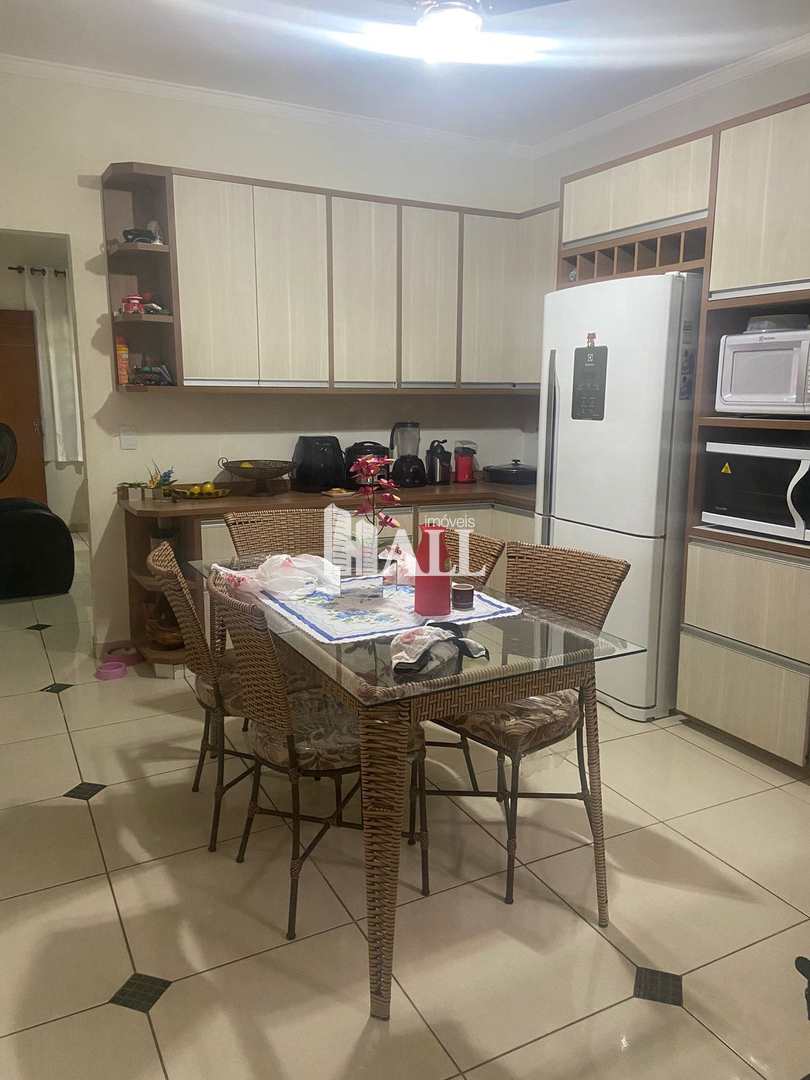 Casa à venda com 3 quartos, 160m² - Foto 4