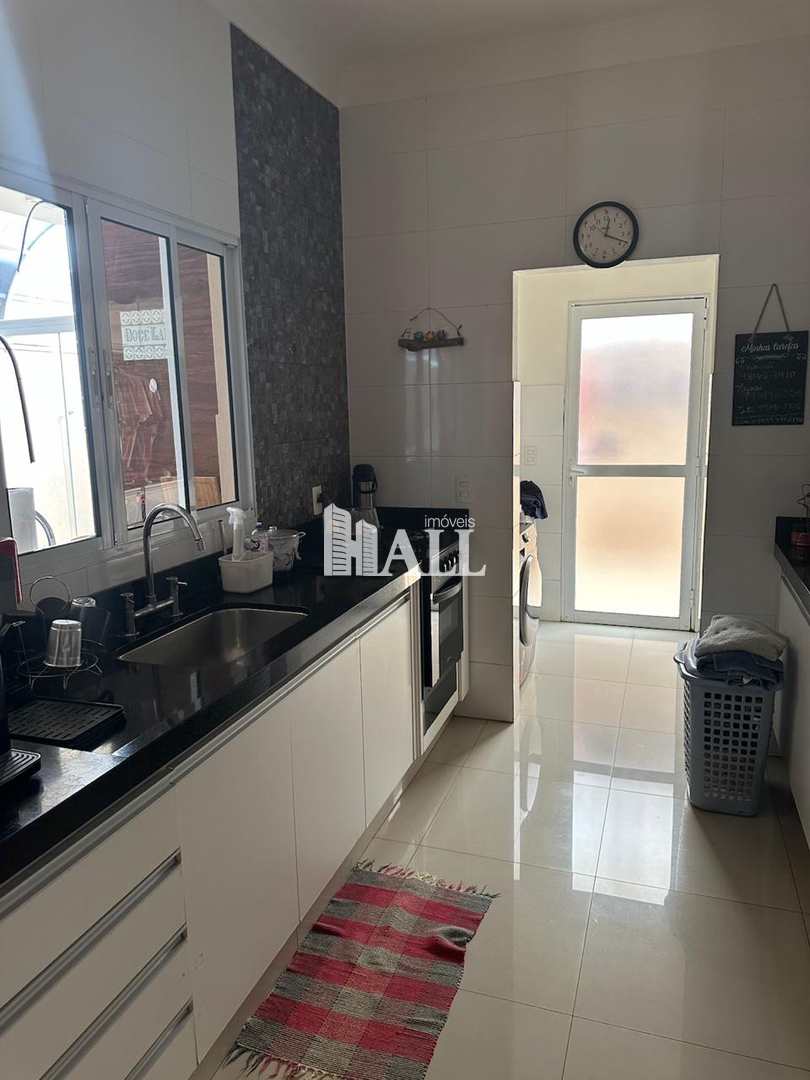 Casa de Condomínio à venda com 3 quartos, 190m² - Foto 2