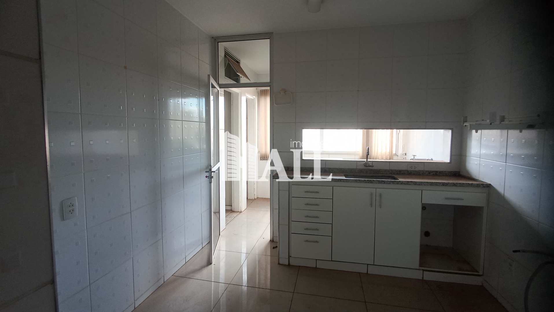 Apartamento à venda com 3 quartos, 138m² - Foto 9