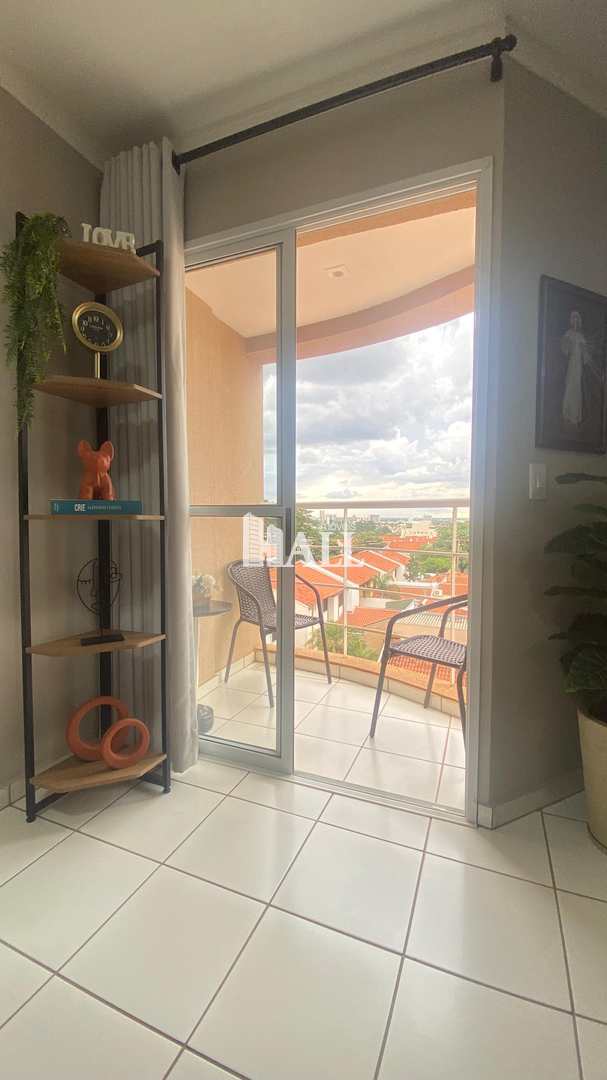 Apartamento à venda com 2 quartos, 77m² - Foto 1