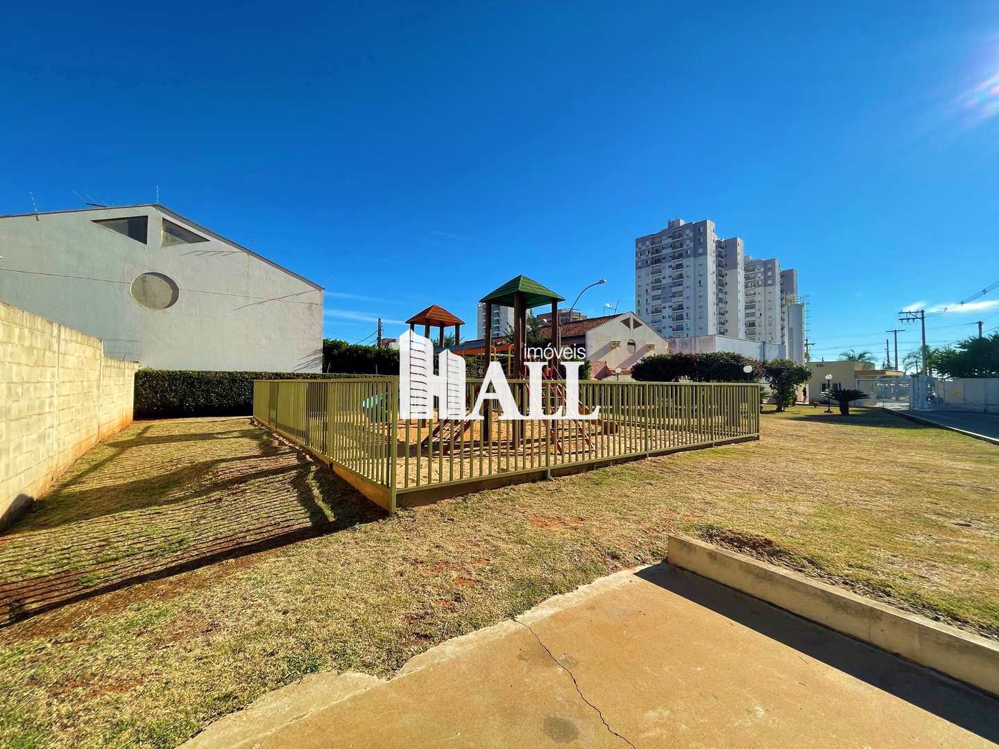 Apartamento à venda com 2 quartos, 77m² - Foto 2