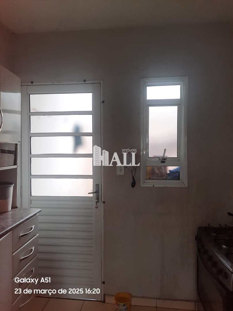 Casa à venda com 2 quartos, 65m² - Foto 4