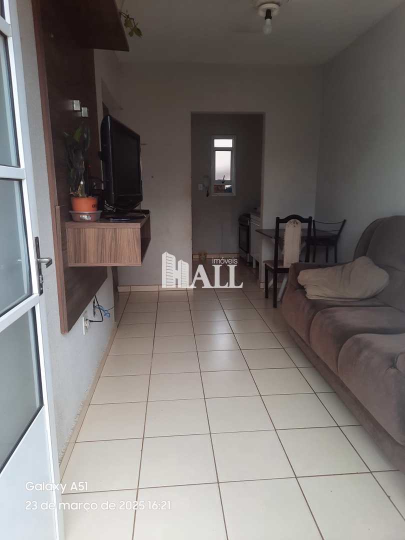 Casa à venda com 2 quartos, 65m² - Foto 2